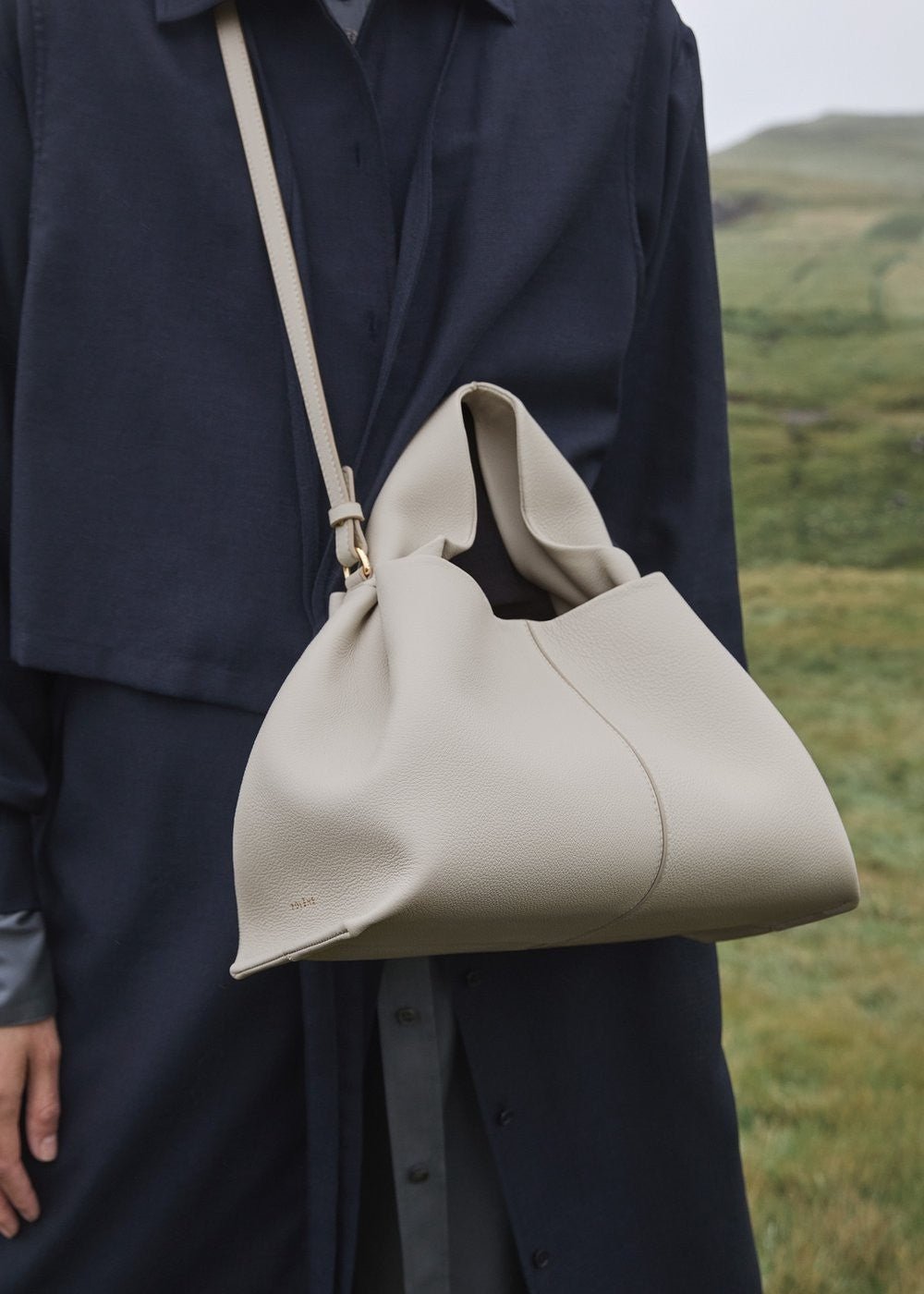 Cloud bag female, popular tote bag, shoulder top handle bag - WIVAStore